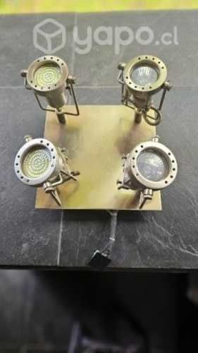 Hermosa y moderna lámpara para 4 ampolletas