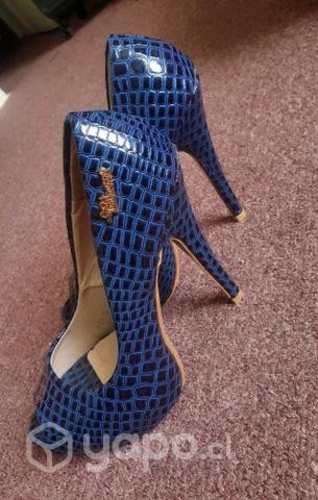 Tacos talla 39 en muy buen estado y poco uso