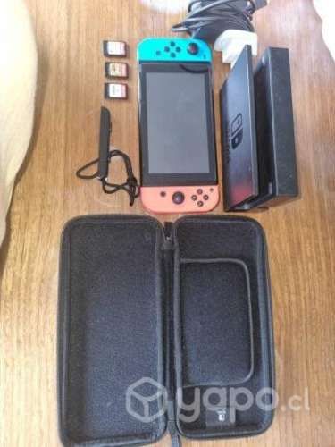 Nintendo Switch y 4 juegos