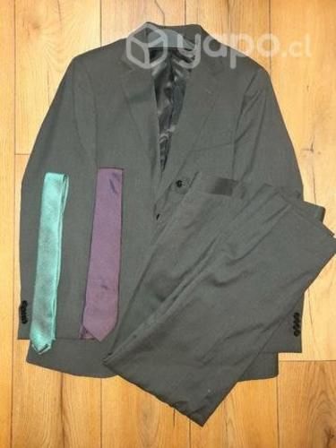 Terno talla 46 Marca Trial