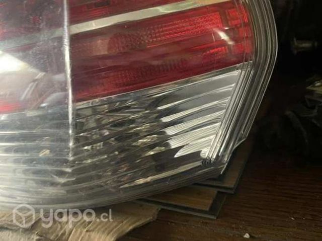 Xtrail foco trasero derecho