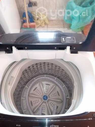 Lavadora automática marca WINIA de 8 kilos