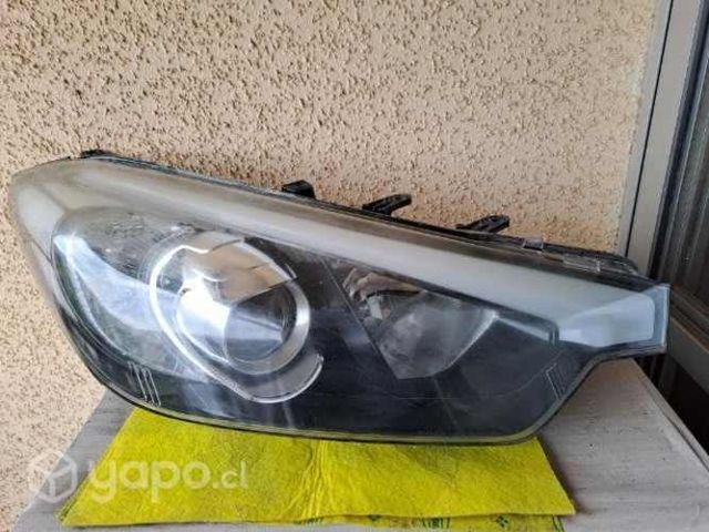 Óptico Derecho KIA Cerato 2015