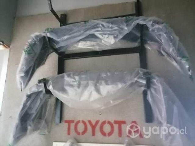 Parachoque trasero yaris echo