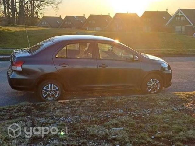 Toyota yaris 2013