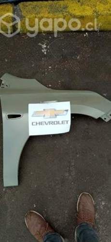 Tapabarro Chevrolet ónix sedan 2020 derecho