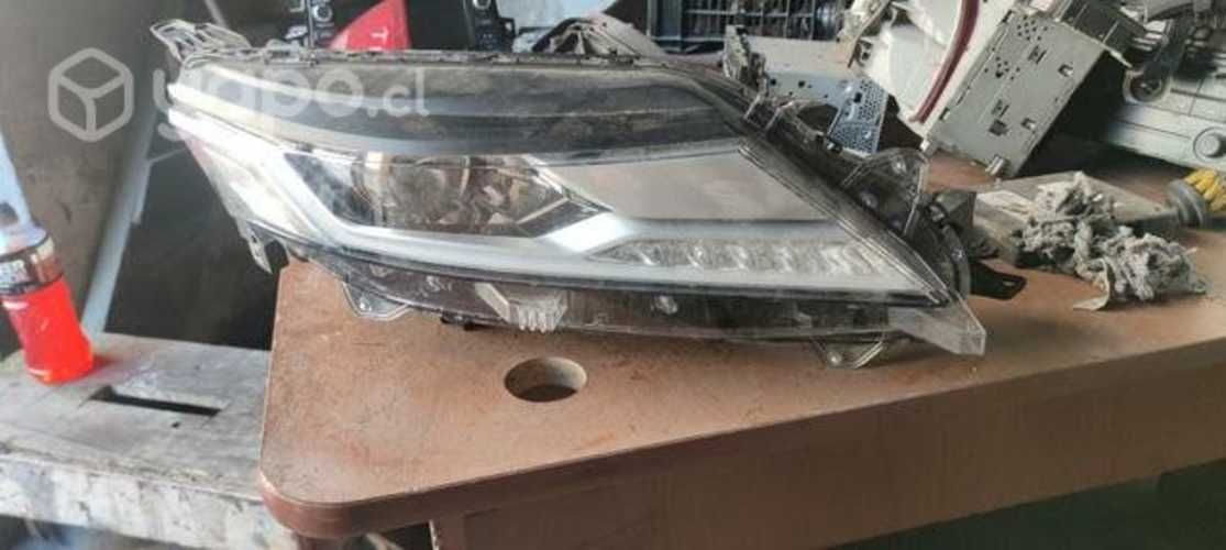 Óptico izquierdo Mitsubishi Montero 2022 original