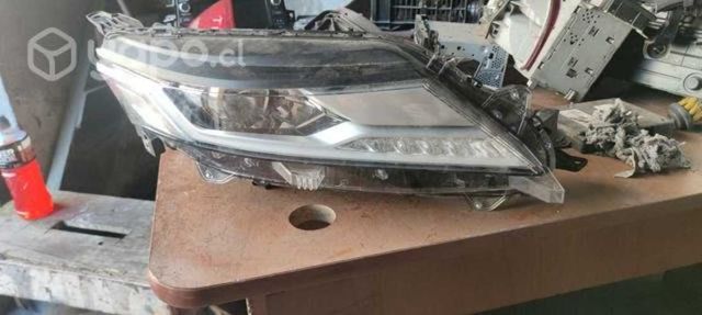 Óptico izquierdo Mitsubishi Montero 2022 original