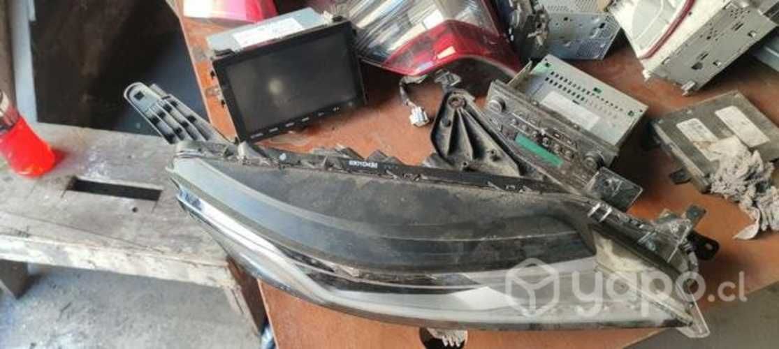 Óptico izquierdo Mitsubishi Montero 2022 original