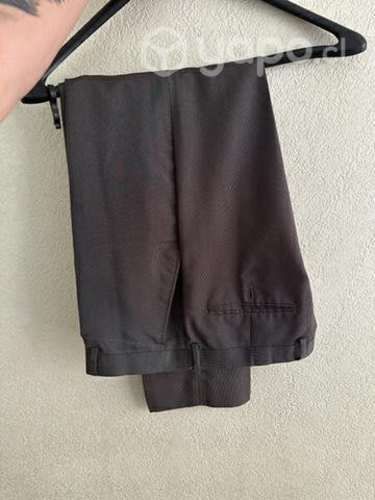 Traje terno más pantalón marca About talla 50
