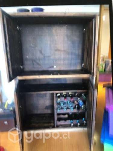 Liquido mueble rústico TV con botellero