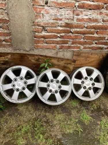 Juego de llantas mitsubishi L200