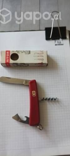 Navajas Aitor y Mikov