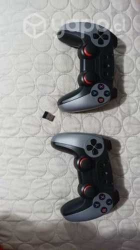 Par de mandos inalámbricos con un receptor