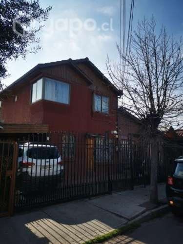 Casa frente plaza oeste