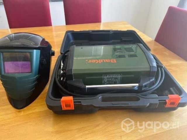 Soldadora Bauker y máscara. Impecable