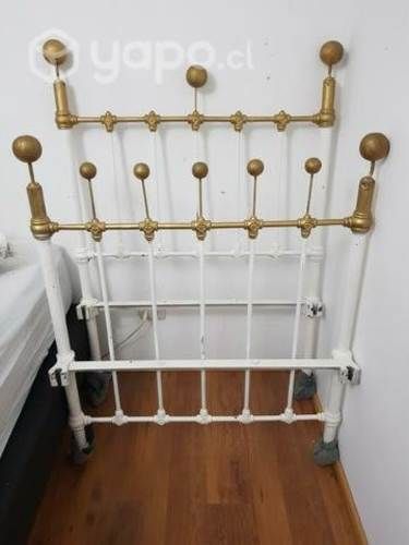 Cama Antigua de 1 plaza