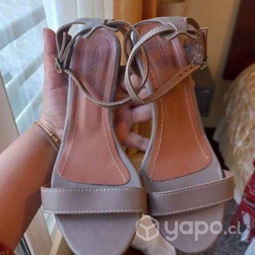 Zapatos de tacon sencillo