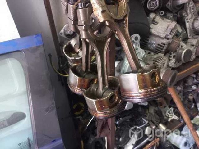 Pistones con bielas Toyota rav4 2010. 2.4