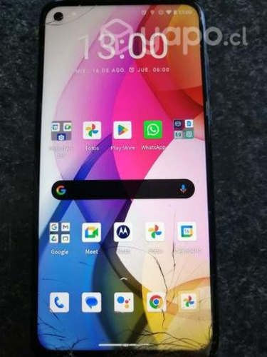 Celu motorola con pekeño detalle