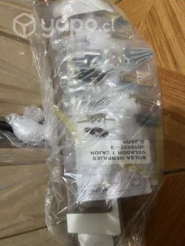 Respaldo y 2 veladores nuevos