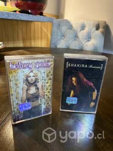 Cassette originales Britney y Shakira