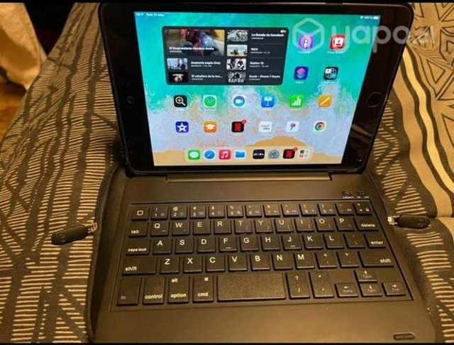 IPad mini 4 128 gb + teclado Bluetooth + funda