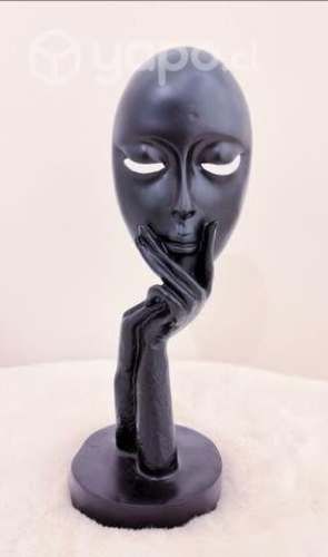 Adorno mascara negra