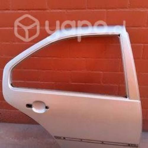 Volkswagen Bora 1998 - 2007 puerta derecha traser