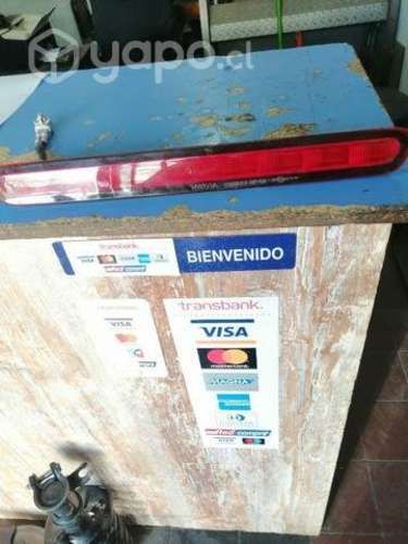 Tercera luz de freno toyota new hilux año 2017