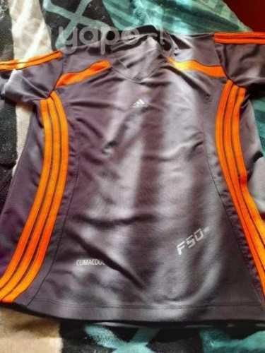 Polera adidas, climacool, f50, talla m