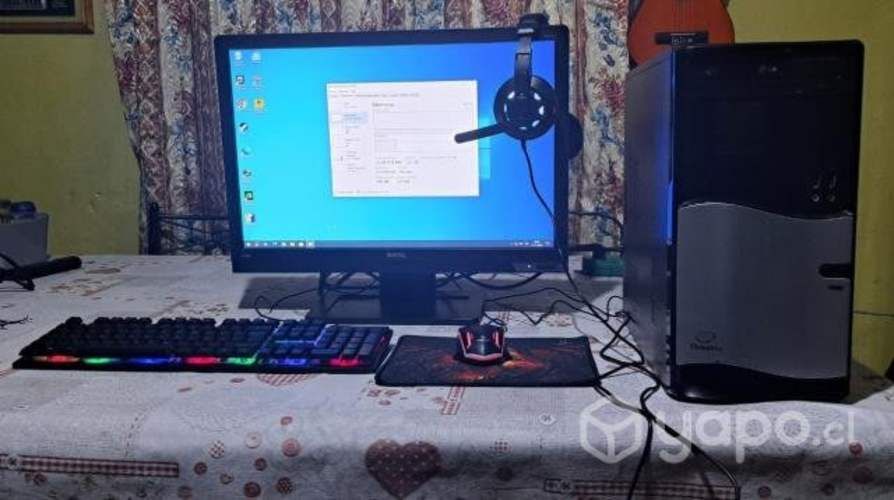 PC Gamer + Monitor, mouse y teclado