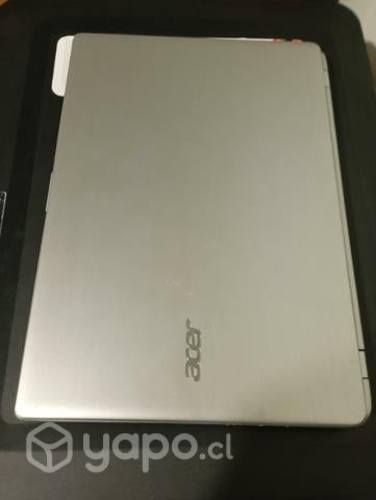 Notebook tamaño pequeño y liviano en buen estado