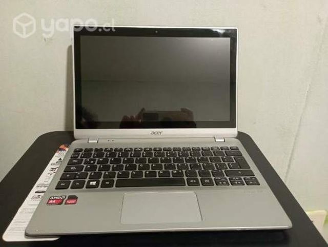 Notebook tamaño pequeño y liviano en buen estado