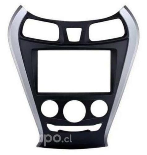 Adaptador o bisel de radio hyundai eon 7"