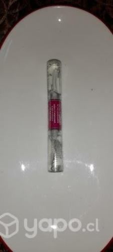 hidratante en barra para labios fucsia