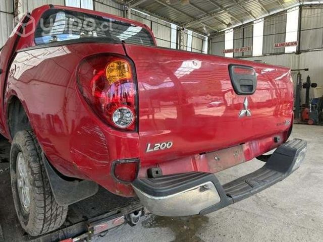 Parachoques delanterL200 motor 2500cc turbo diésel