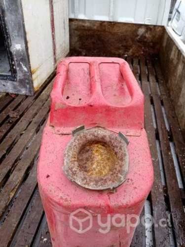 Bidón metálico antiguo de veinte litros