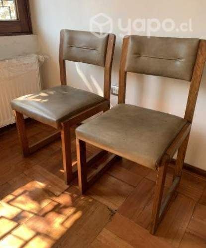 Silla de madera. Hay 2 disponibles. Precio x unida