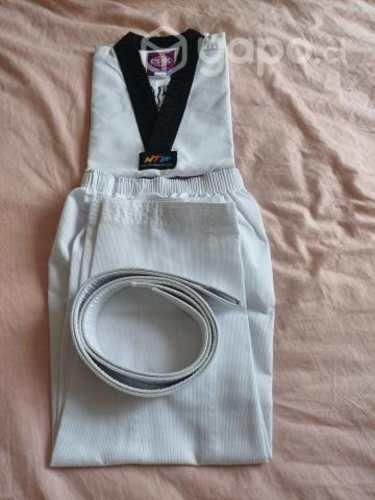 Traje de taekwondo