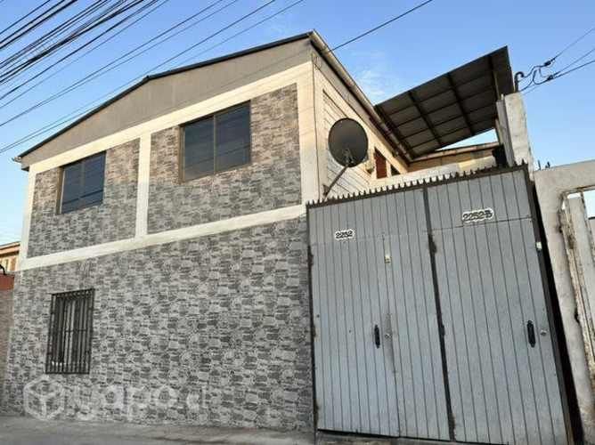 Casa 2do piso, entrada independiente