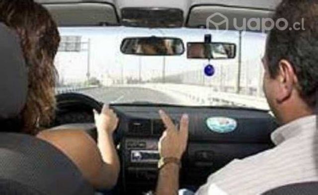 Conductor Profesional ofrece Clases de conducir