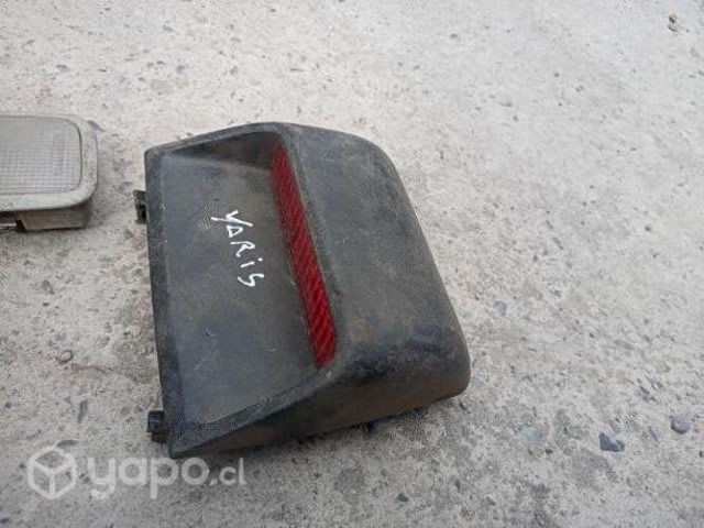 Toyota new yaris tercera luz de freno original env