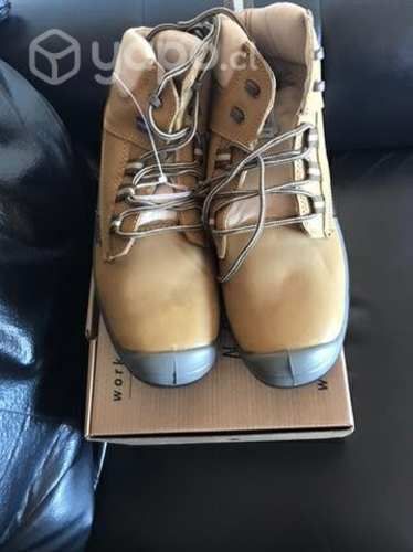 Tres pares de Zapatos de seguridad