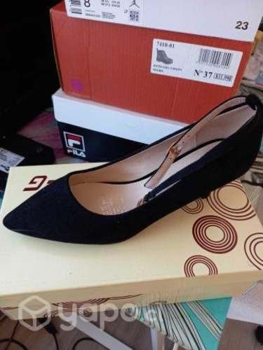 Zapatillas y zapatos excelente estado