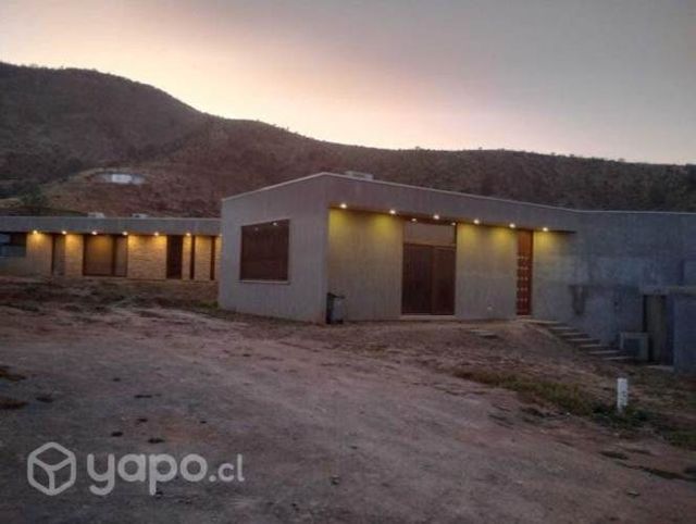 Casa De Diseño Innovador - Alto el Rosario PH