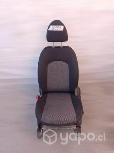 Asiento delantero LH Nissan Versa 2014 2019