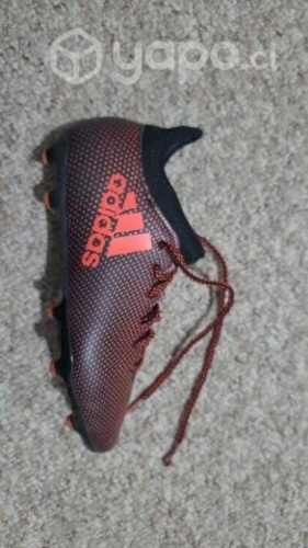 Zapatos de fútbol Adidas semi nuevos. Talla 34