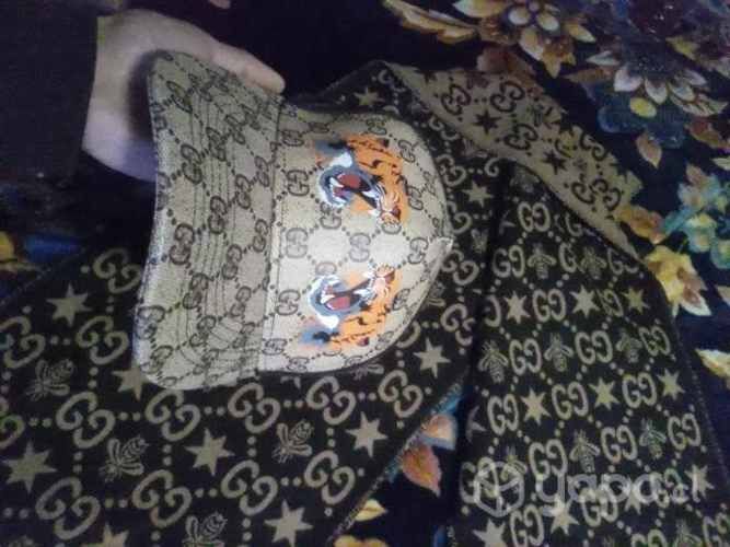 Gorro y Bufanda de marca