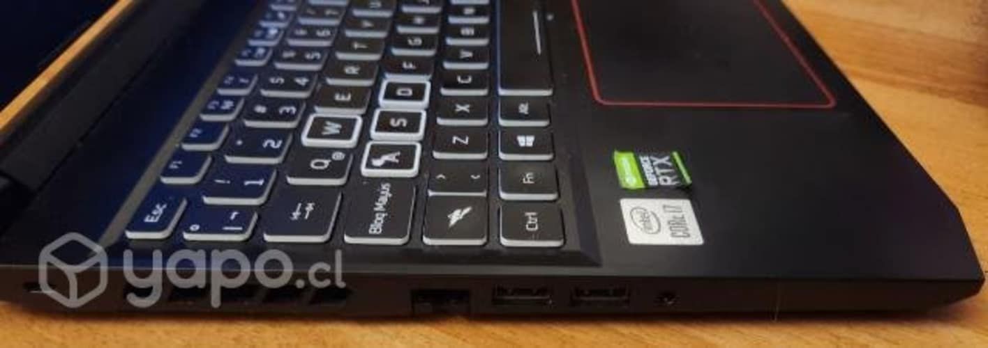 Notebook gamer Acer 3060 RTX más 2 joystick xbox